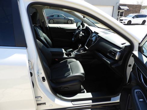 Used 2025 Subaru Outback Limited AWD/4WD image 37