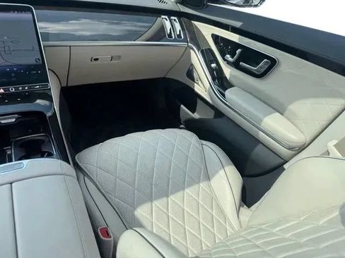 Used 2022 Mercedes-Benz S 500 4MATIC w/ 3D Technology Package image 22