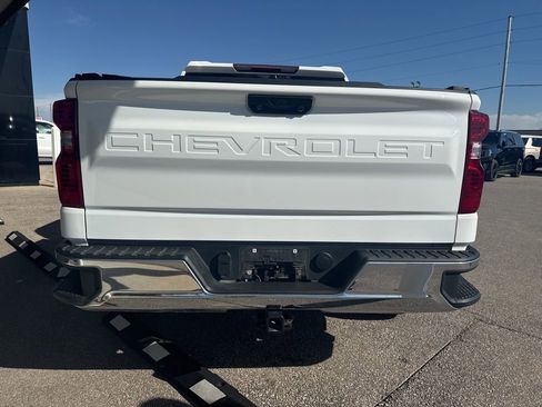 Used 2023 Chevrolet Silverado 1500 LT AWD/4WD image 4