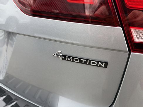 Used 2024 Volkswagen Tiguan SE R-Line image 7