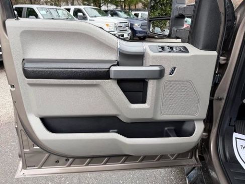 Used 2018 Ford F150 XLT w/ Equipment Group 302A Luxury image 16