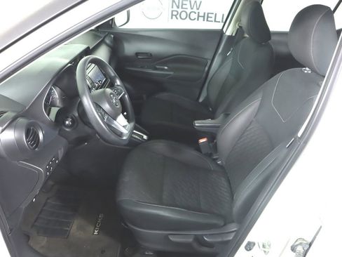 Used 2021 Nissan Kicks S image 19