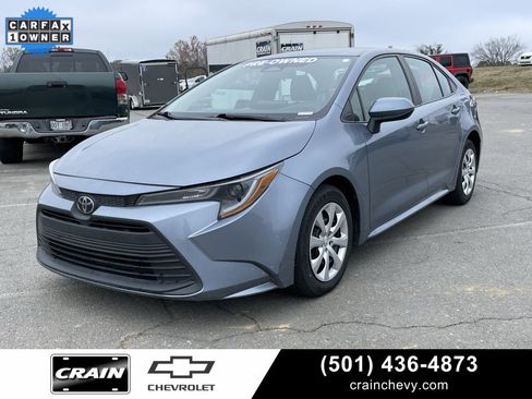 Used 2023 Toyota Corolla LE image 3