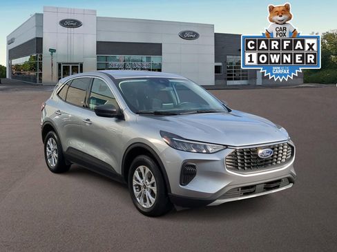 Used 2023 Ford Escape Active image 2