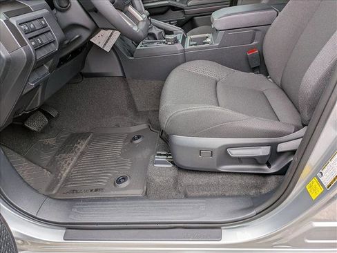 New 2026 Toyota 4Runner SR5 AWD/4WD image 4