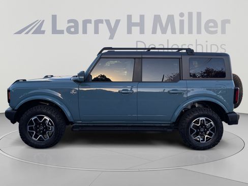 Used 2023 Ford Bronco Outer Banks AWD/4WD image 2