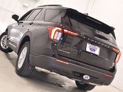 New 2026 Ford Explorer Active AWD/4WD image 30