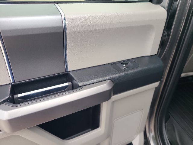 Used 2019 Ford F150 XLT w/ Equipment Group 302A Luxury AWD/4WD image 11