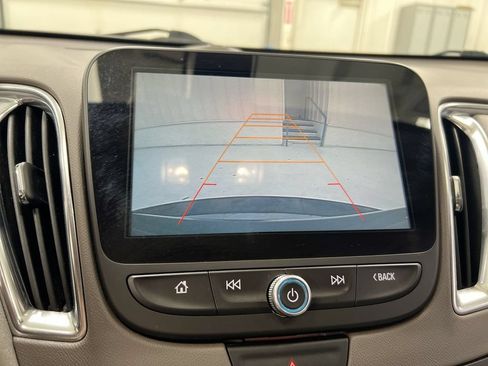 Used 2016 Chevrolet Malibu LT FWD image 15