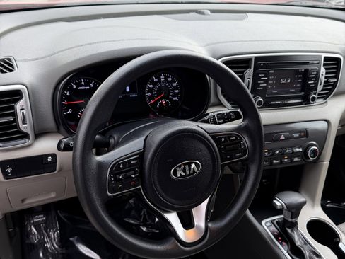 Used 2019 Kia Sportage LX FWD image 11