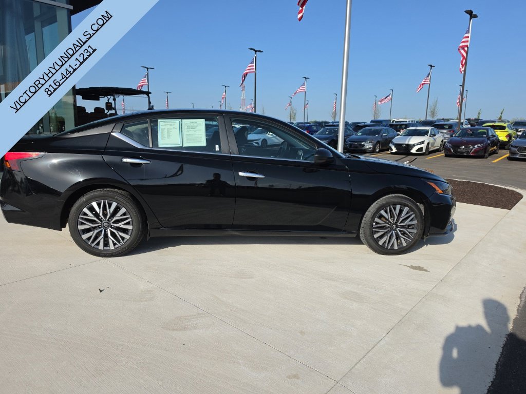 Used 2025 Nissan Altima 2.5 SV FWD image 7