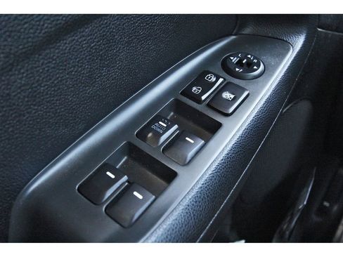 Used 2018 Kia Forte S image 9