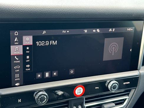 New 2026 Porsche Macan AWD/4WD image 20