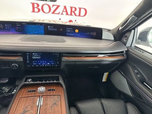 New 2025 Lincoln Navigator L Black Label image 12