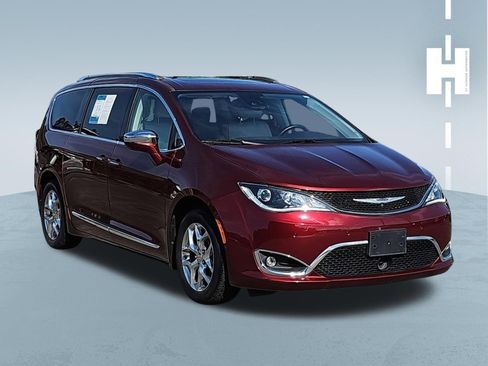 Used 2020 Chrysler Pacifica Limited image 1