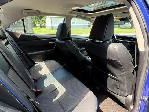 Used 2017 Toyota Corolla SE w/ SE Premium Package FWD image 17