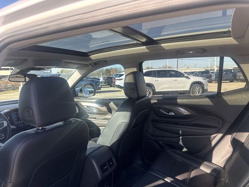 Used 2023 GMC Terrain SLT w/ LPO, Cargo Package image 10