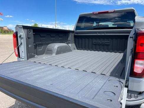 Used 2024 GMC Sierra 1500 Elevation AWD/4WD image 8