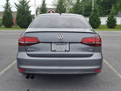 Used 2017 Volkswagen Jetta Sport FWD image 5