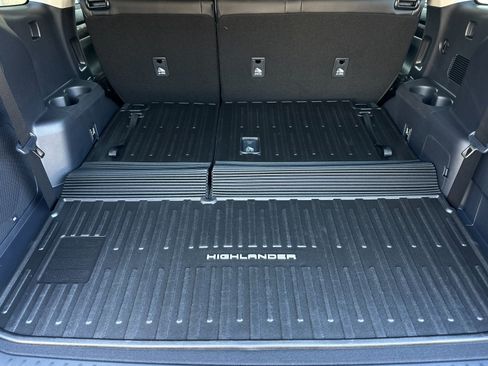 New 2026 Toyota Highlander Limited AWD/4WD image 17