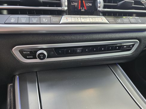 Used 2023 BMW X5 xDrive40i w/ M Sport Package AWD/4WD image 22