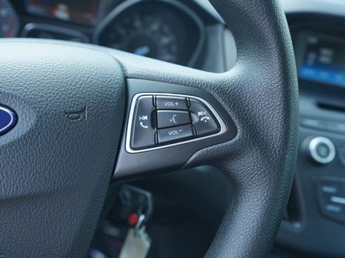 Used 2017 Ford Focus SE FWD image 24