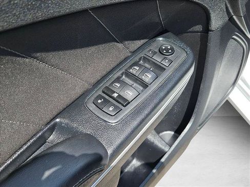Used 2020 Dodge Charger SXT RWD image 10