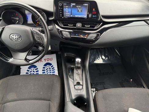 Used 2018 Toyota C-HR XLE image 11