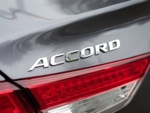 Used 2019 Honda Accord LX image 16