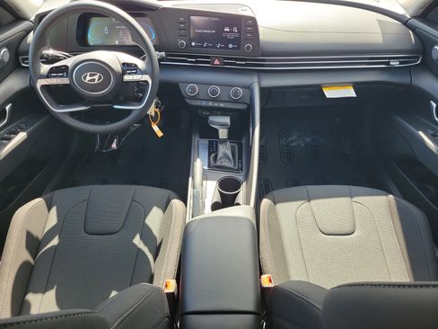 Certified 2026 Hyundai Elantra SE FWD image 23