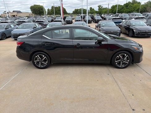 Used 2024 Nissan Sentra SV FWD image 6