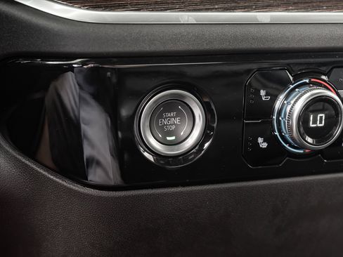 Used 2024 GMC Sierra 1500 Elevation image 21