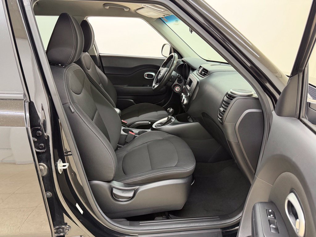 Used 2015 Kia Soul FWD image 10