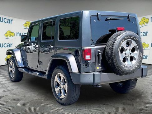 Used 2018 Jeep Wrangler Unlimited Sahara AWD/4WD image 4