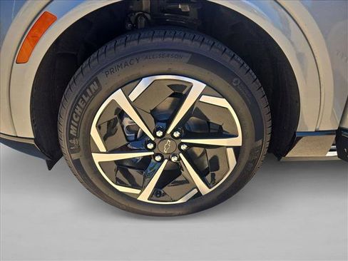 Used 2025 Chevrolet Equinox EV LT image 22