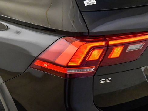 Used 2024 Volkswagen Tiguan SE image 12