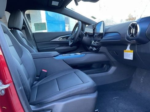 New 2026 Chevrolet Equinox EV LT AWD/4WD image 17