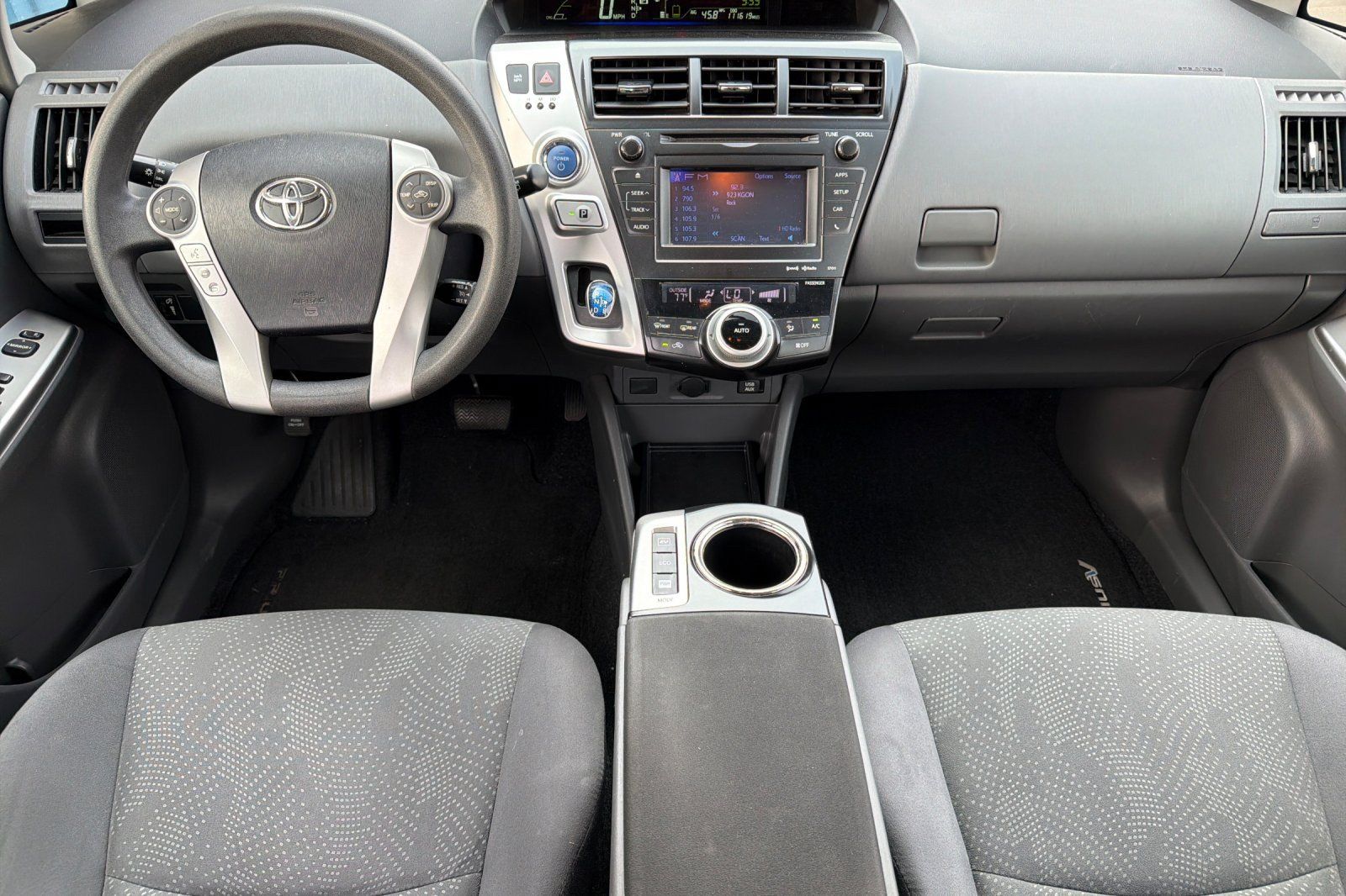 Used 2014 Toyota Prius V Three FWD image 10