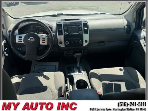 Used 2015 Nissan Xterra 4WD image 11