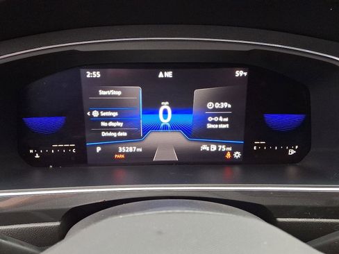 Used 2022 Volkswagen Tiguan SE w/ Panoramic Sunroof Package image 21