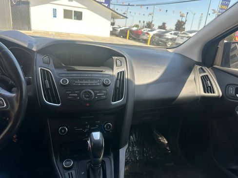 Used 2016 Ford Focus SE w/ Equipment Group 201A FWD image 33