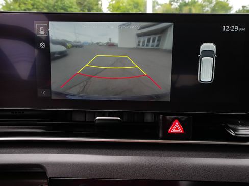 Used 2025 Kia Carnival EX FWD image 27