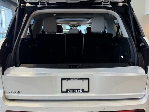 New 2026 Lincoln Navigator Reserve w/ Jet Appearance Package image 12