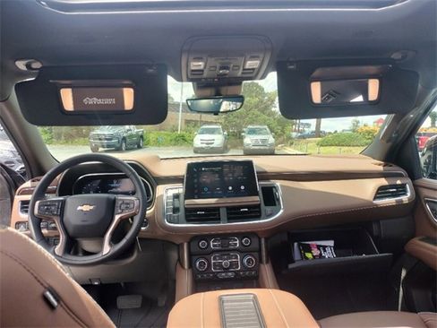 Used 2024 Chevrolet Tahoe High Country image 32