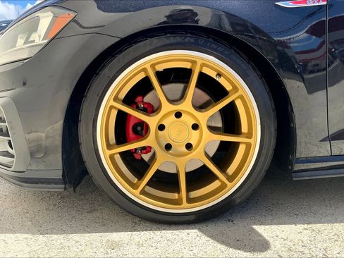 Used 2018 Volkswagen GTI S FWD image 9