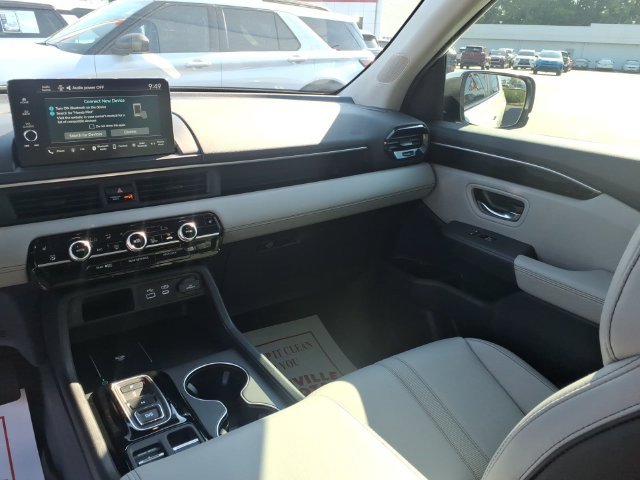 Used 2025 Honda Pilot EX-L image 11