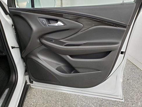 Used 2018 Buick Envision Essence image 19