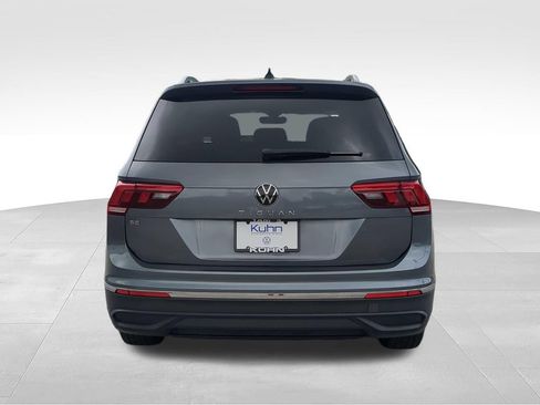 Certified 2024 Volkswagen Tiguan SE w/ Panoramic Sunroof Package FWD image 5