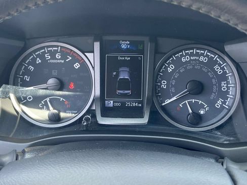 Used 2023 Toyota Tacoma TRD Off-Road w/ Technology Package AWD/4WD image 36