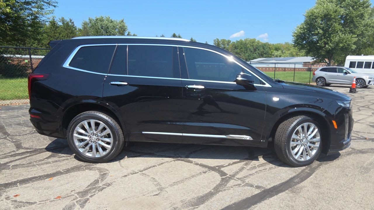 Used 2023 Cadillac XT6 Premium Luxury w/ Technology Package AWD/4WD image 9
